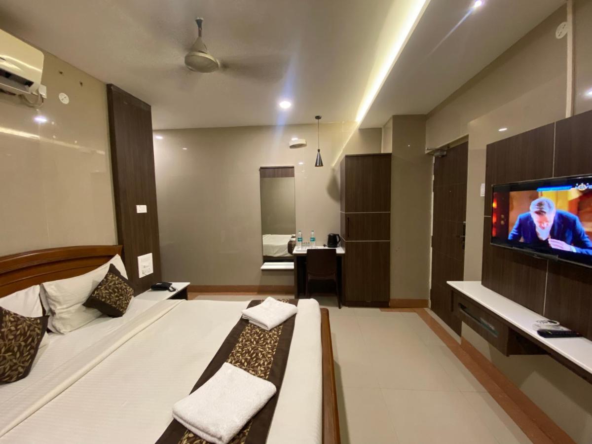 Hotel Sivas Regency Theni Extérieur photo