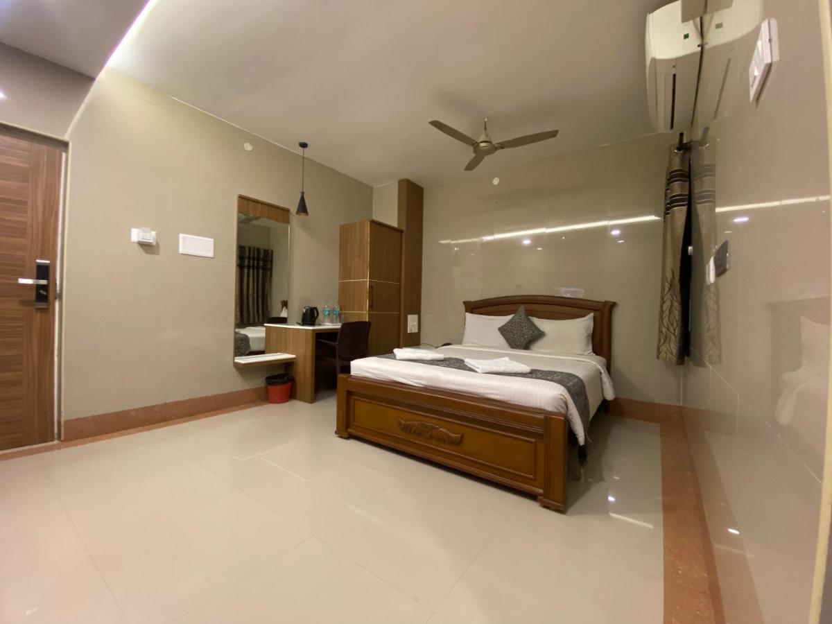 Hotel Sivas Regency Theni Extérieur photo