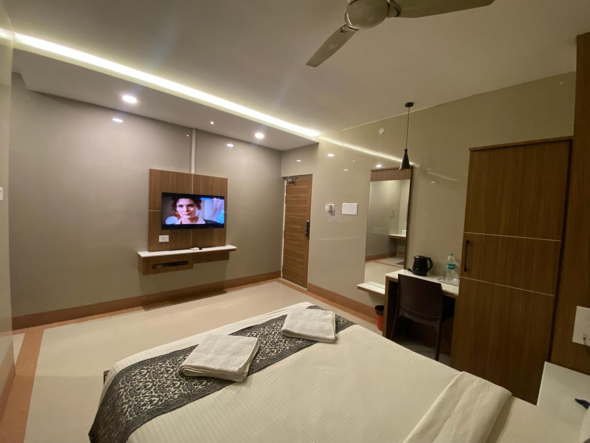 Hotel Sivas Regency Theni Extérieur photo
